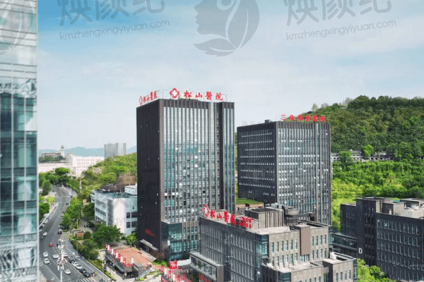 重庆松山医院美国曼托魅力版假体隆胸怎么样？专业医生保障效果