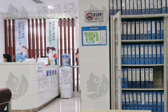 成都华厦眼科医院白内障手术怎么样？专业团队与低价优势揭秘