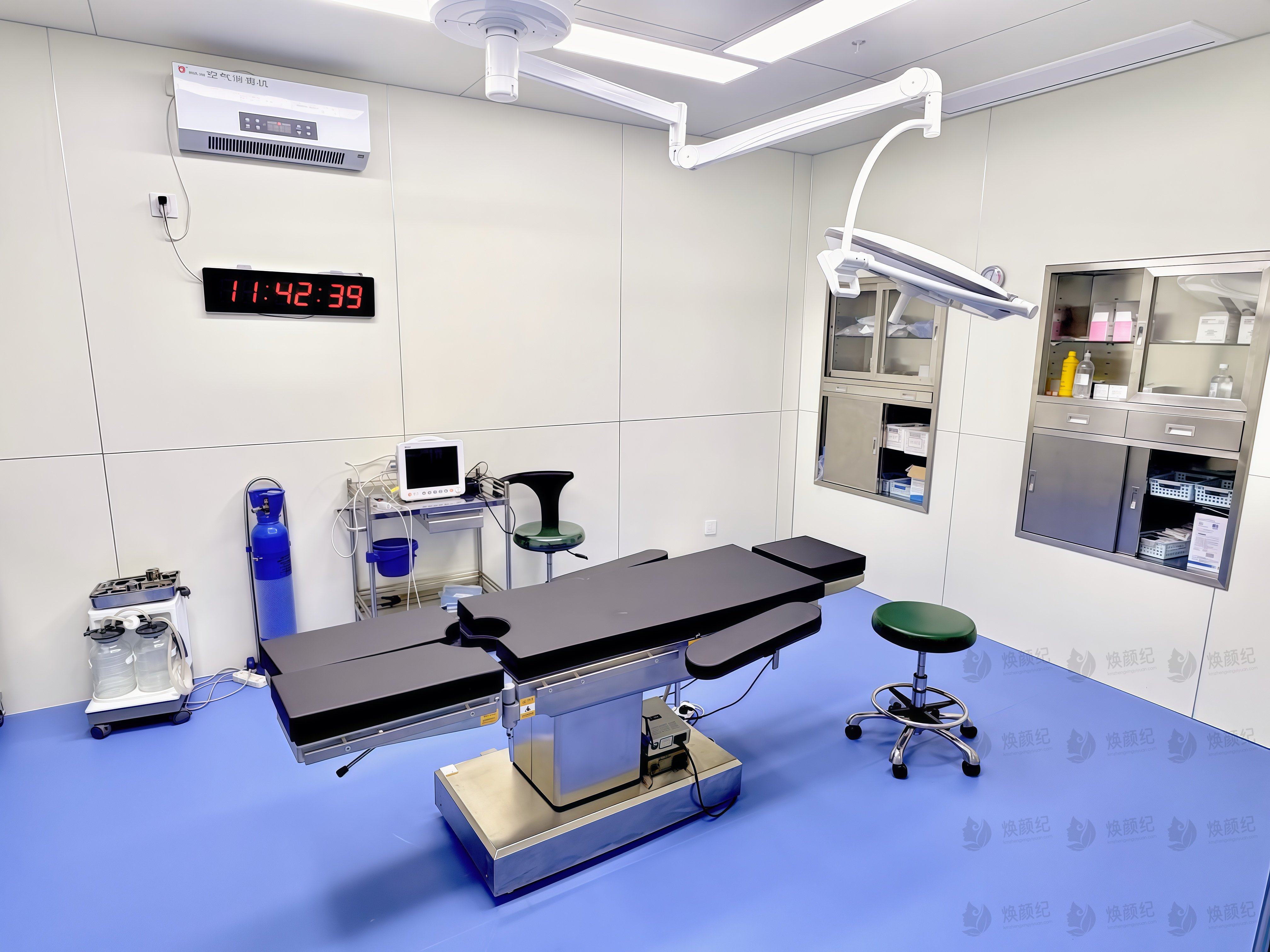 成都李修肤华塑整形李晓东收费价目表保持不变，您想了解具体价格吗？让我们一起来看看最新的收费详情！