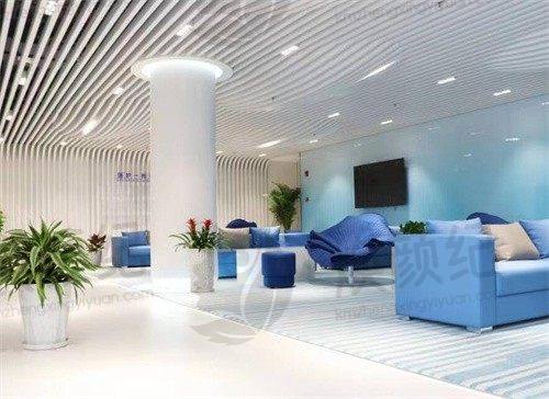 西安医大眼科医院ICL晶体植入手术安全吗？专业团队保驾护航