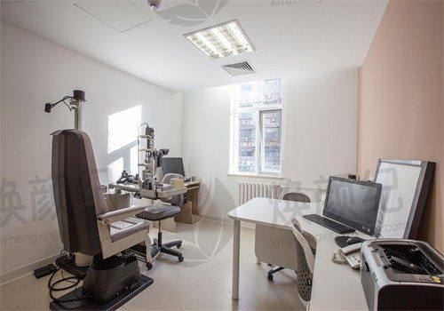 北京熙仁医院眼科黄斑劈裂治疗效果如何？从案例看显著成效