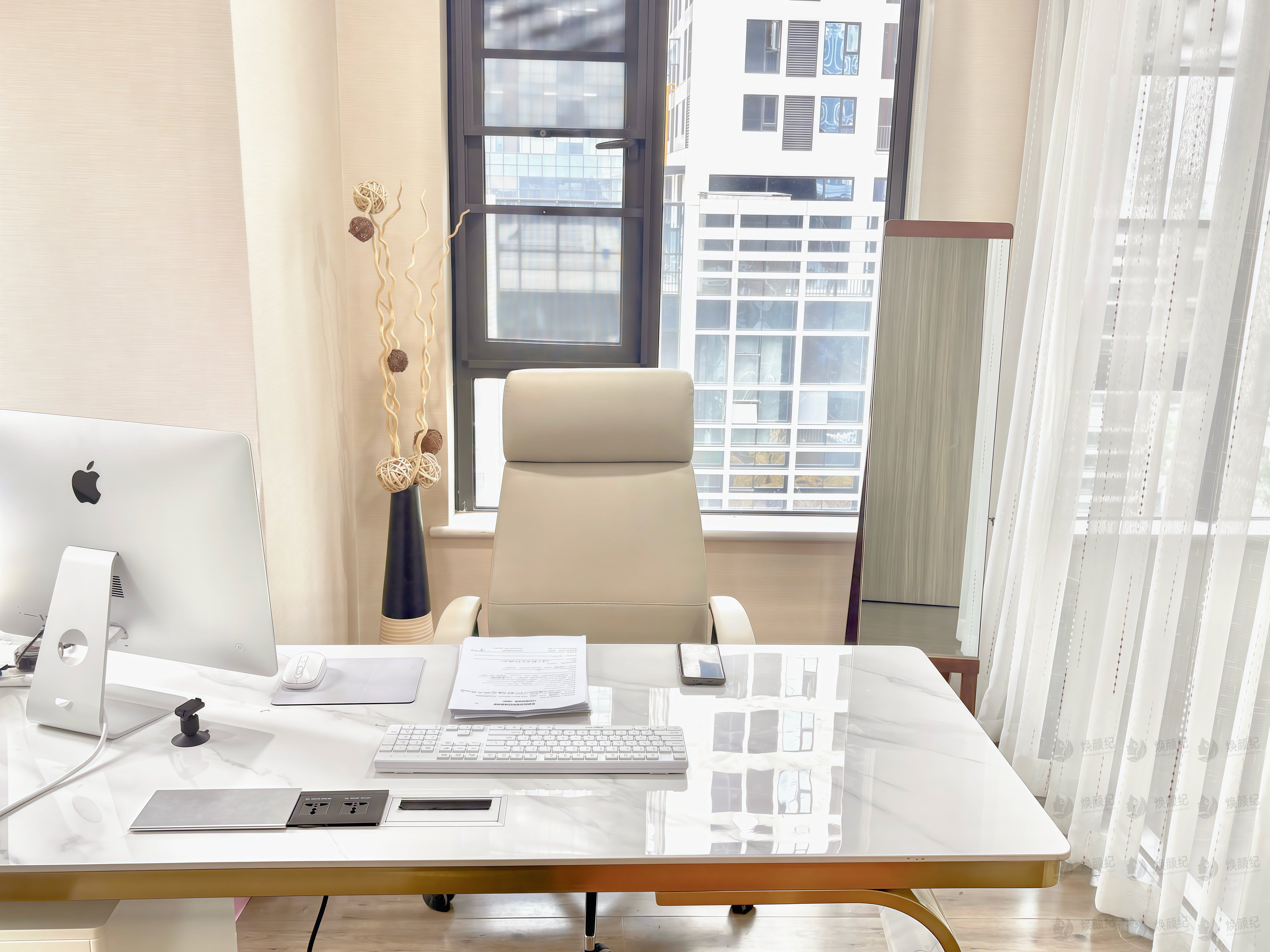 成都李修肤华塑整形[纹身清除] 1280元/次 秉承洁净还原理念，高精度激光分层淡化色素，无残留还原自然原生皮肤状态