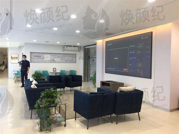 四、初玲医生坐诊哪个医院？