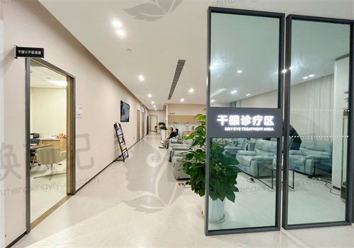 兴宁区蒋铭龙在南宁爱尔眼科医院的费用究竟是多少？让我们来详细了解一下他的收费标准吧！