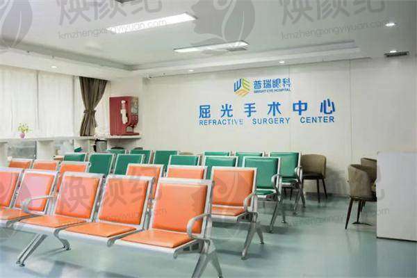 天山区吴生泉医生技术成熟吗？他的专业技能和丰富经验让患者信赖，确实在眼科领域展现了成熟的技术水平。